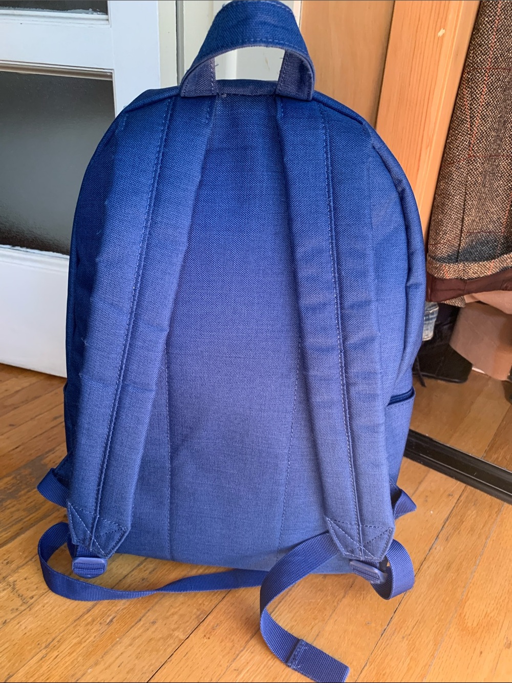 **RARE** herschel x maple leafs
backpack - Picture 3 of 12